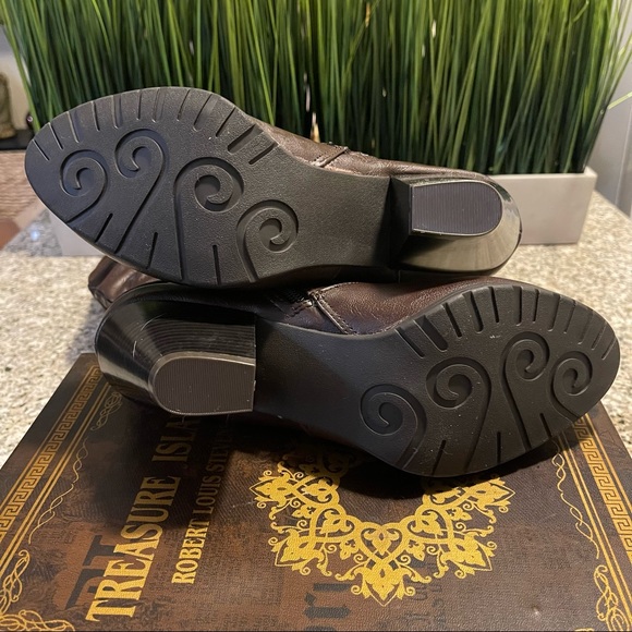 Bongo Faux Leather Studded Dark Brown Slouchy Tall Boots 3” Heels Sz 8.5 - Picture 11 of 11